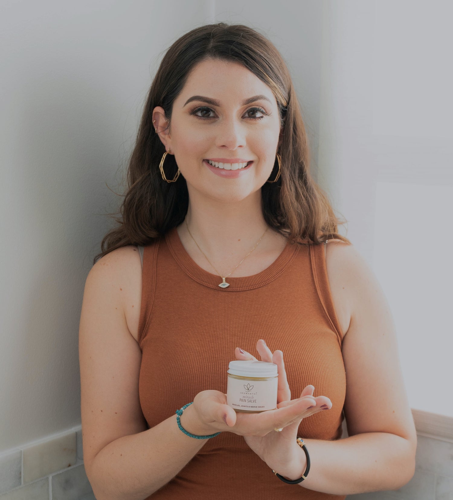 Aromanthi founder message by Angelica Haviaras. A woman owned small business that handmakes all natural aromatherapy products using plant based ingredients and essential oils.